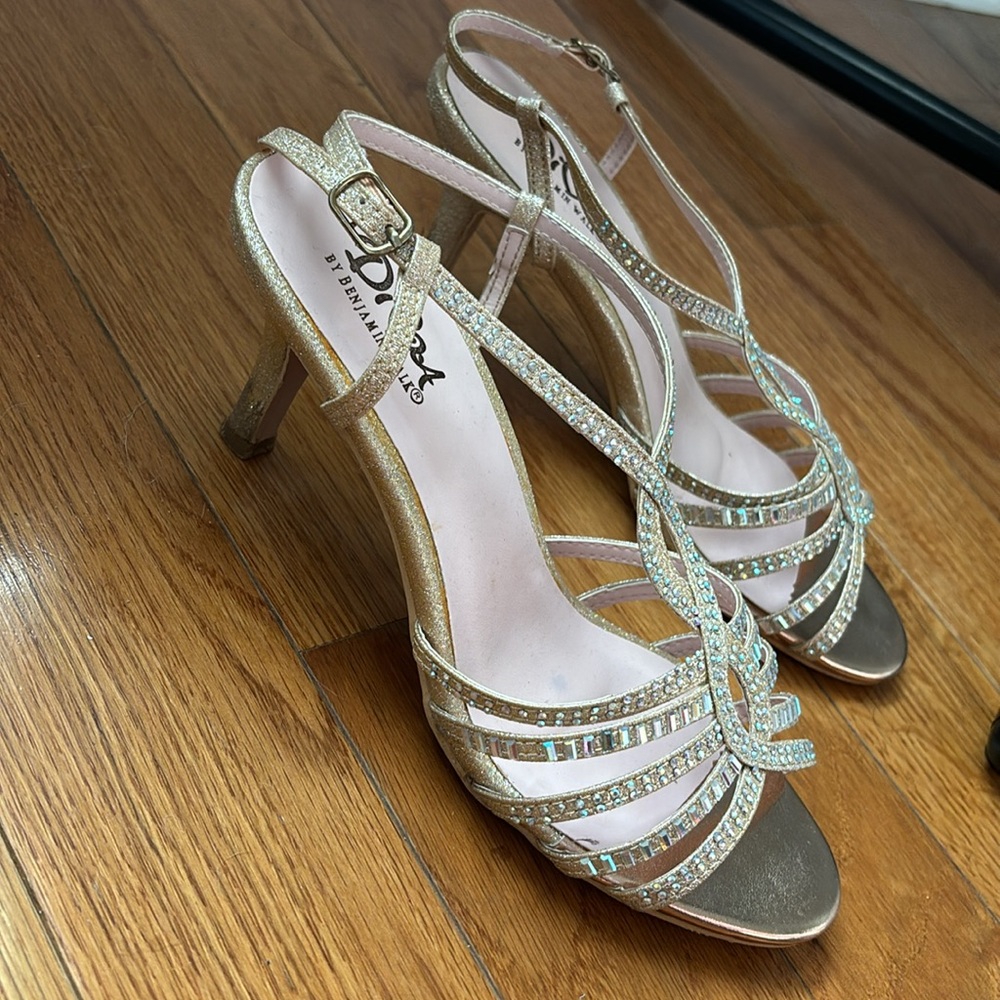 Heels - Picture 2 of 2